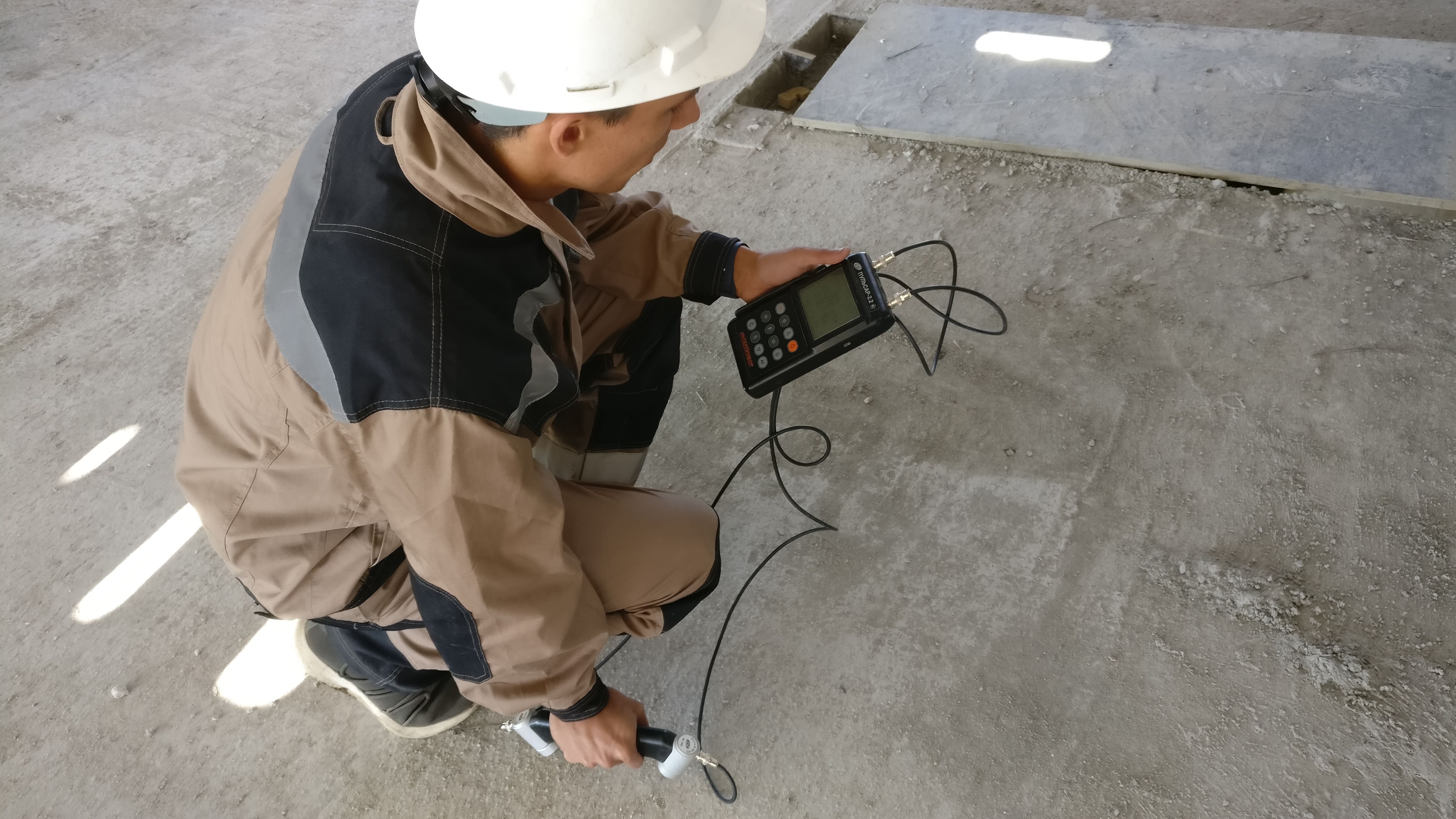 Измерение трещин. Сквозное прозвучивание бетона ультразвуком. Обследование бетона.